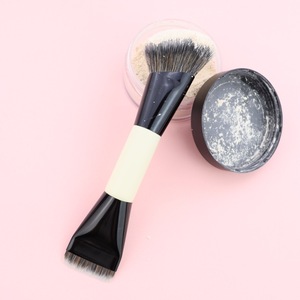 Vendita all'ingrosso di strumenti <span class=keywords><strong>per</strong></span> il trucco con logo personalizzato singolo doppio lato doppio pennello <span class=keywords><strong>per</strong></span> il trucco fondotinta pennello correttore - Product Image 3