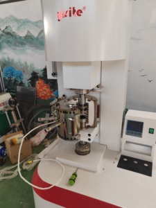 Computergesteuerte Vier-Kugel-Reibungs- und Verschleißprüfmaschine - Product Image 2