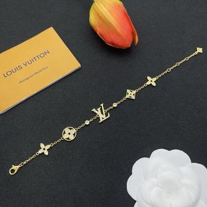 Conjunto de Pulseras y Brazaletes Apilables de Lujo para Mujer con Cadena de Mariposa y Perlas de Imitación en Oro de 10K, Regalo de Moda - Product Image 3