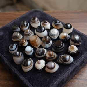 Vente en gros de sculptures miniatures en agate naturelle polie et roulée, œil de Shiva sculpté, pierre précieuse Feng Shui - Product Image 1