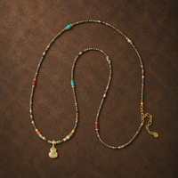 Nouveau design Collier long avec pendentif chaîne, perles de pyrite, onyx jaune, perles tchèques et coquillages, fait main, en pierres précieuses pour femme