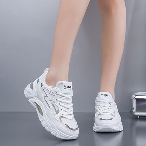 Chaussures de course légères et sportives pour femmes, inspirées du basketball, chaussures de marche décontractées avec semelle souple pour les saisons d'automne et d'hiver - Product Image 3