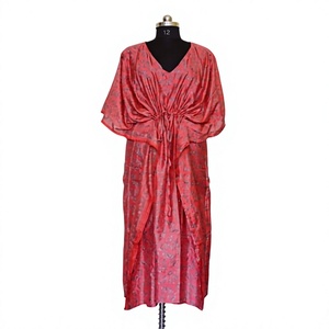 Caftán de Gasa con Estampado Floral Rojo para Mujer, Cuello en V, Cordón Ajustable, Vestido Largo, Corte Regular, de una Pieza, Especial para Bikinis y Ropa de Playa - Product Image 1