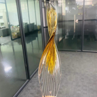 Lustres en verre en spirale faits à la main modélisation artistique accessoires de feuille de torsion de verre personnalisés