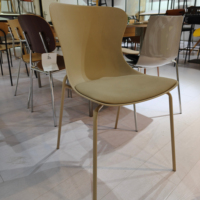 Chaise de salle à manger moderne nordique sans accoudoirs, beige, avec pieds en métal, pour restaurant et café, vente en gros directe usine