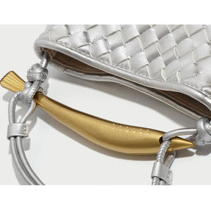 Sac à bandoulière élégant en cuir tressé motif sardine pour femme, pochette tendance décontractée, mini sac boulette, sac à cosmétiques - Product Image 5