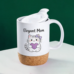 Tazza in Ceramica 'Migliore Mamma' con Coperchio - Design con Gatto che Tiene un Cuore, Base in Sughero, Regalo per la Festa della Mamma per Amanti dei Gatti - Product Image 3