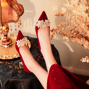 Sandalias de tacón rojo para mujer, con punta en pico, tacón grueso, tacón medio, elegantes, sin cordones, con decoración floral, zapatos de vestir para bodas y fiestas - Product Image 4