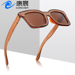 Lunettes de soleil polarisées en bois unisexe, monture carrée, protection UV400, verres TAC, monture PC, protection solaire tendance pour le voyage et la conduite - Product Image 5