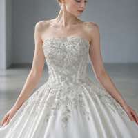 3699 Robe de mariée de luxe style princesse, bustier, entièrement ornée de cristaux et de paillettes, avec appliques en dentelle dorée, en satin ombré, traîne royale, sur mesure