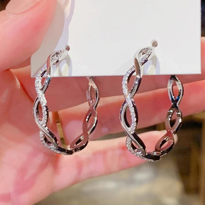 Orecchini a Cerchio con Linea Ondulata per Donne, Accessori per Orecchie Semplici e alla Moda per Uso Quotidiano - Product Image 5