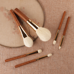Juego de 6 Brochas de Maquillaje con Mango de Madera, Cerdas de Lana, Forma Redonda, para Aplicación de Base, Hecho en Cangzhou - Product Image 2