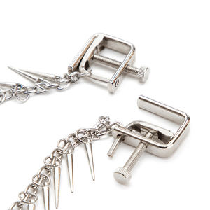 Estimulador de Pezones de Acero Inoxidable Black Wolf SM Game Play, Juguete Sexual con Clip y Borlas para Mujer - Product Image 3