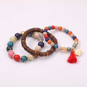 Trendz Simple y seguro bebé elefante con flecos de madera del grano elástico pulsera de niños - Product Image 6