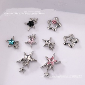 Venta al por mayor: Nuevos accesorios de <span class=keywords><strong>uñas</strong></span> de metal 3D con estrella pentagonal, colgante con incrustaciones de circonita, decoración de <span class=keywords><strong>uñas</strong></span>, gran oferta, marca personalizada. - Product Image 3