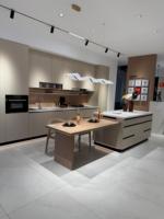 Armoires de cuisine imperméables, résistantes à l'humidité, aux taches et durables avec finition en PVC pour la maison