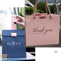 Sacs en papier pour cadeaux de mariage avec logo en feuille métallique, en carton blanc, avec slogan, pour bijoux, avec poignée en PP et ruban