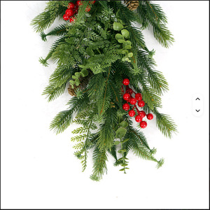 Guirlandes et couronnes de Noël en rotin synthétique pour la décoration de la maison pendant les fêtes - Product Image 4