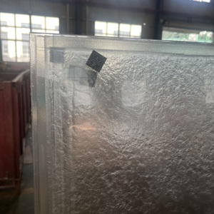Verre décoratif semi-transparent gaufré à fusion à chaud de qualité supérieure pour la décoration de projets haut de gamme - Product Image 2
