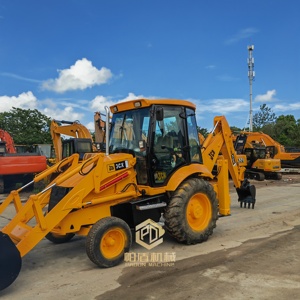 รถขุดตักล้อยาง JCB 3CX สีเหลือง ระบบบังคับเลี้ยวสี่ล้อ พร้อมบุ้งกี๋และที่ตักด้านหน้า - Product Image 5