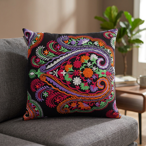 Funda de cojín de sofá de diseño cuadrado Suzyai hecha a mano Paisley bordada para uso en el hogar, hotel u hospital - Product Image 3