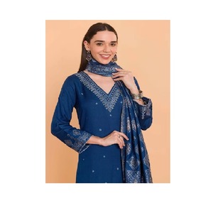 Trajes de invierno Dilkash de la mejor calidad para mujer, elegantes, cálidos y de primera calidad, disponibles a precio de exportación. - Product Image 1