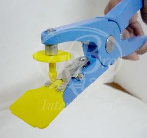 Applicateur d'étiquettes auriculaires en alliage d'aluminium thermolaqué, longueur totale 9,5 pouces, autres instruments vétérinaires - Product Image 3