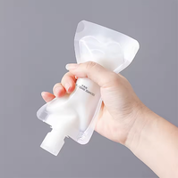 Pochette à bec verseur sur mesure pour l'emballage de différents liquides