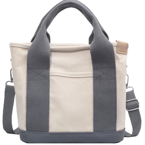 Sac fourre-tout en denim uni résistant à l'eau et écologique avec broderie et fermeture éclair – Choix de mode durable et portable, éthique - Product Image 3