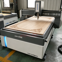 Machine de découpe CNC 3 axes Alpha avec moteur, boîte de vitesses, roulement, servomoteur et table à vide pour le bois et l'acrylique