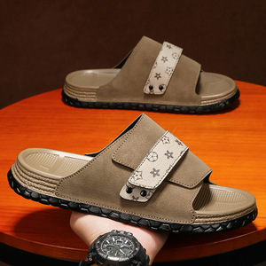 Sandalias planas de moda para hombre con suela de goma, diseño de diseñador, cierre con hebilla, suela de goma, pantuflas de lujo para hombre - Product Image 4