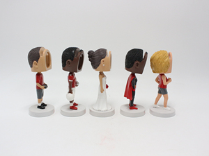 Cadre photo <span class=keywords><strong>de</strong></span> table personnalisé pour bureau <span class=keywords><strong>de</strong></span> poupée Bobblehead en résine <span class=keywords><strong>Figurine</strong></span> <span class=keywords><strong>de</strong></span> <span class=keywords><strong>sport</strong></span> souvenir pour tableau <span class=keywords><strong>de</strong></span> bord <span class=keywords><strong>de</strong></span> <span class=keywords><strong>voiture</strong></span> - Product Image 4