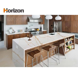 Mặt bàn đá thạch anh nhân tạo Calacatta màu vàng ấm, vân vàng óng ánh, bề mặt mềm mại, thích hợp làm mặt bàn bếp, đảo bếp, ốp tường. - Product Image 2