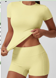 Completo Sportivo <span class=keywords><strong>da</strong></span> Yoga a 2 Pezzi per <span class=keywords><strong>Donna</strong></span> in Spandex/Nylon Traspirante ed Ecologico, Vita Alta, Aderente, Maniche Corte, Pantaloncini, Tinta Unita - Product Image 4