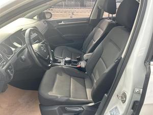 La <span class=keywords><strong>voiture</strong></span> <span class=keywords><strong>d</strong></span>'<span class=keywords><strong>occasion</strong></span> la moins chère et la <span class=keywords><strong>plus</strong></span> populaire, Golf modèle 2017 230TSI automatique confort édition commémorative Million, maintenant disponible à l'exportation - Product Image 4