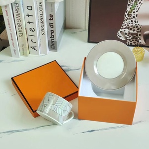 Offre Spéciale : Ensemble de 4 Assiettes en Céramique Grises de Luxe Style Nordique pour Salle à Manger, avec Coffret Cadeau - Product Image 4