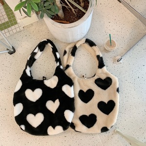 2022 nuevo Otoño Invierno <span class=keywords><strong>niñas</strong></span> amor corazón felpa bolso de mano Lindo bolso de hombro con cierre de cremallera y dos asas/correas - Product Image 1
