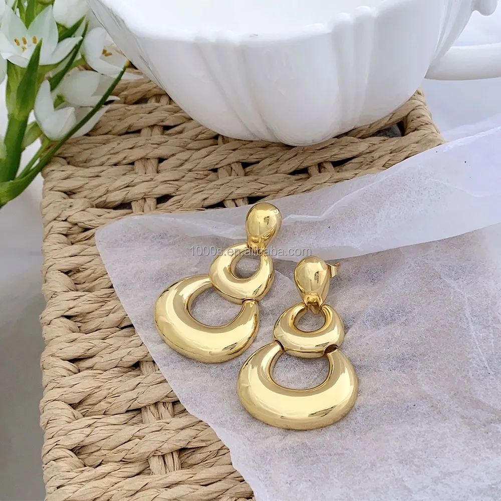 Factory Wholesales Luxury Design Gold Plated Brass Earrings Simple Studs Earrings for Women Girl Gift