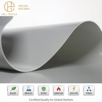 Bâche PVC enduite noire ignifuge à haute résistance à la déchirure, tissée chaîne, personnalisable pour ombrage de parking automobile