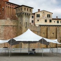 Grand chapiteau de tentes étanches de luxe imperméable tente de fête en toile à voile extérieure pour l'événement tente de poteau Strech Wedding