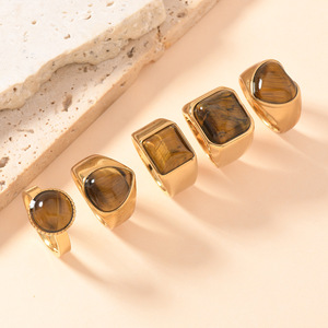 Anel de Aço Inoxidável Polido Simples com Pedra Olho de Tigre Preta para Homens, para Joias de Moda e Joias Finas - Product Image 1