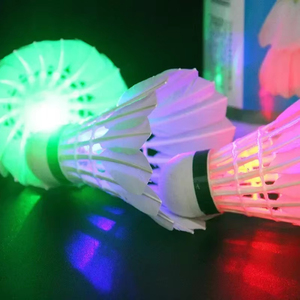 <span class=keywords><strong>Badminton</strong></span> lumineux LED en gros <span class=keywords><strong>de</strong></span> Chine, trois pièces, jeu <span class=keywords><strong>de</strong></span> <span class=keywords><strong>nuit</strong></span> en extérieur, logo personnalisé OEM - Product Image 3