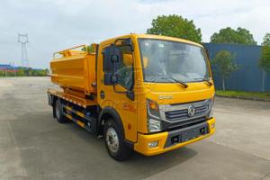 Camion aspirateur Dongfeng D6 avec réservoir de 6 m³ pour aspiration des eaux usées et des excréments, dragage de canalisations haute pression, exportation d'usine - Product Image 4