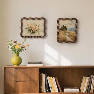 Cadre photo vintage en bois à bords ondulés 4x6 et 5x7 pouces - Cadre photo de bureau sculpté à trois couches pour la décoration intérieure - Product Image 5