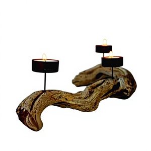 Portavelas de Madera Natural de 3 Brazos, Ecológico, Simple, Decoración para el Hogar, Hecho en Vietnam - Product Image 1
