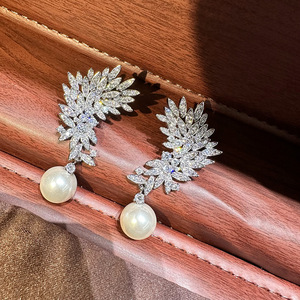Orecchini Pendenti Floreali da Donna, Eleganti Gioielli per Abiti da Sera - Product Image 2
