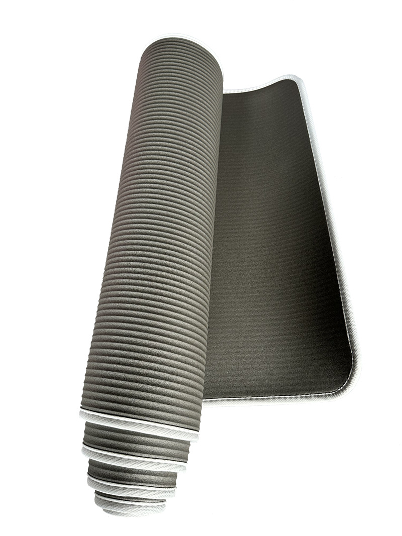Gris (borde gris)