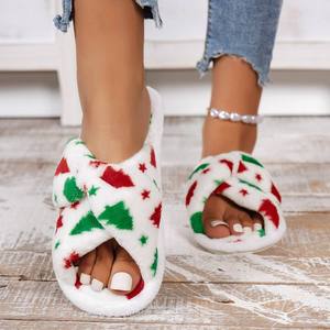 Chaussons d'intérieur confortables pour l'hiver 2025, à bout ouvert, motif flocon de neige de Noël, semelle extérieure en TPR, faciles à porter sur tous les sols - Product Image 1