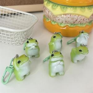 Porte-clés amusant en forme de grenouille, pendentif mignon de dessin animé, breloque pour sac et portefeuille, cadeau pour couple et amies - Product Image 1