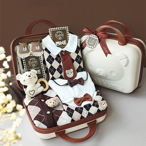 Venta al por mayor de fábrica/OEM: Caja de regalo para bebé, conjunto de varias piezas de algodón estilo retro británico para niño, tratamiento suavizante, otoño - Product Image 5